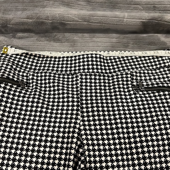 Like New - Old Navy - Stevie legging - Picture 3 of 4